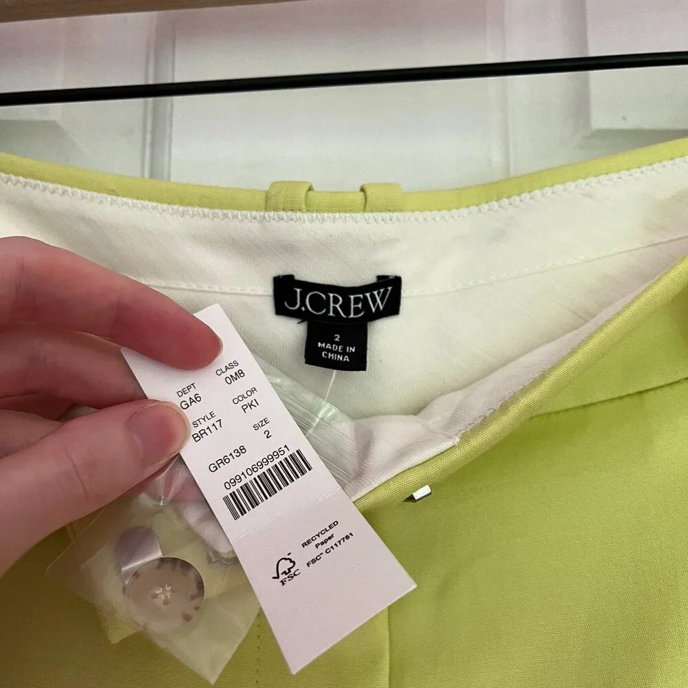 J. Crew High-Rise Trouser Short in Drapey Twill - Pale Kiwi - Picture 4 of 7